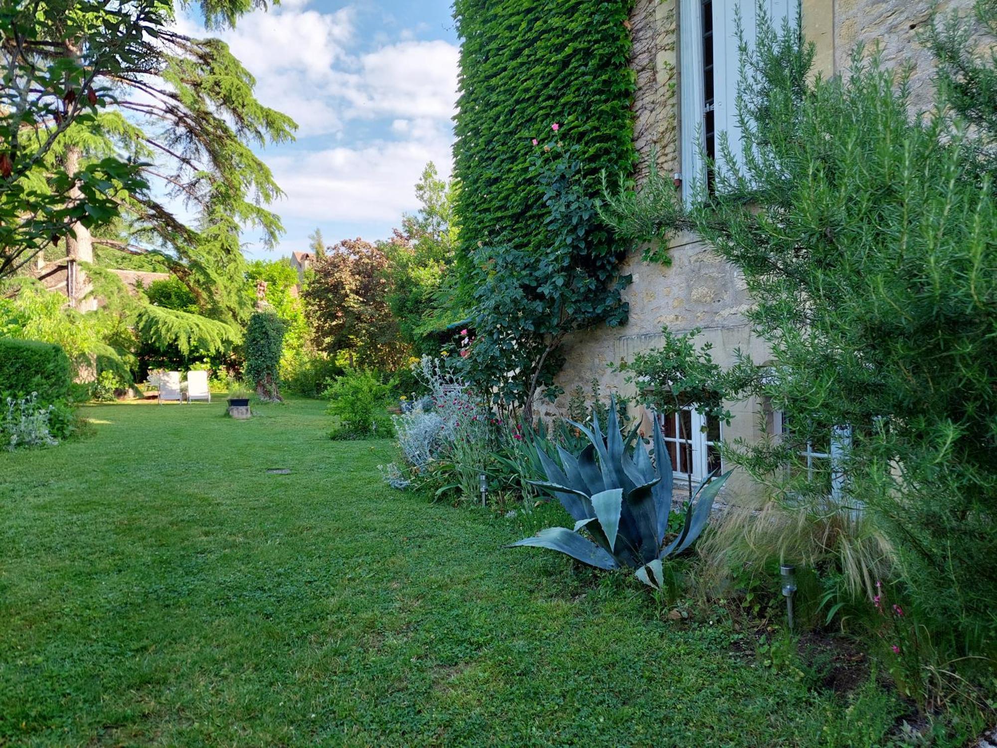 Rue Du Chateau Lalinde Экстерьер фото